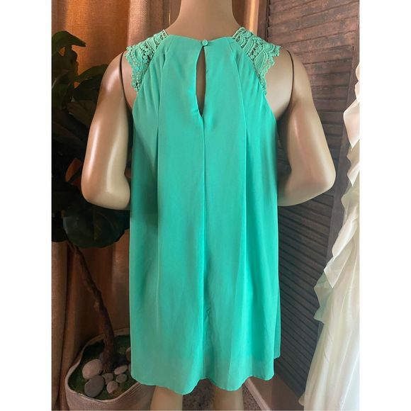 She + Sky Crochet Sleeved Mini Dress - Picture 2 of 7